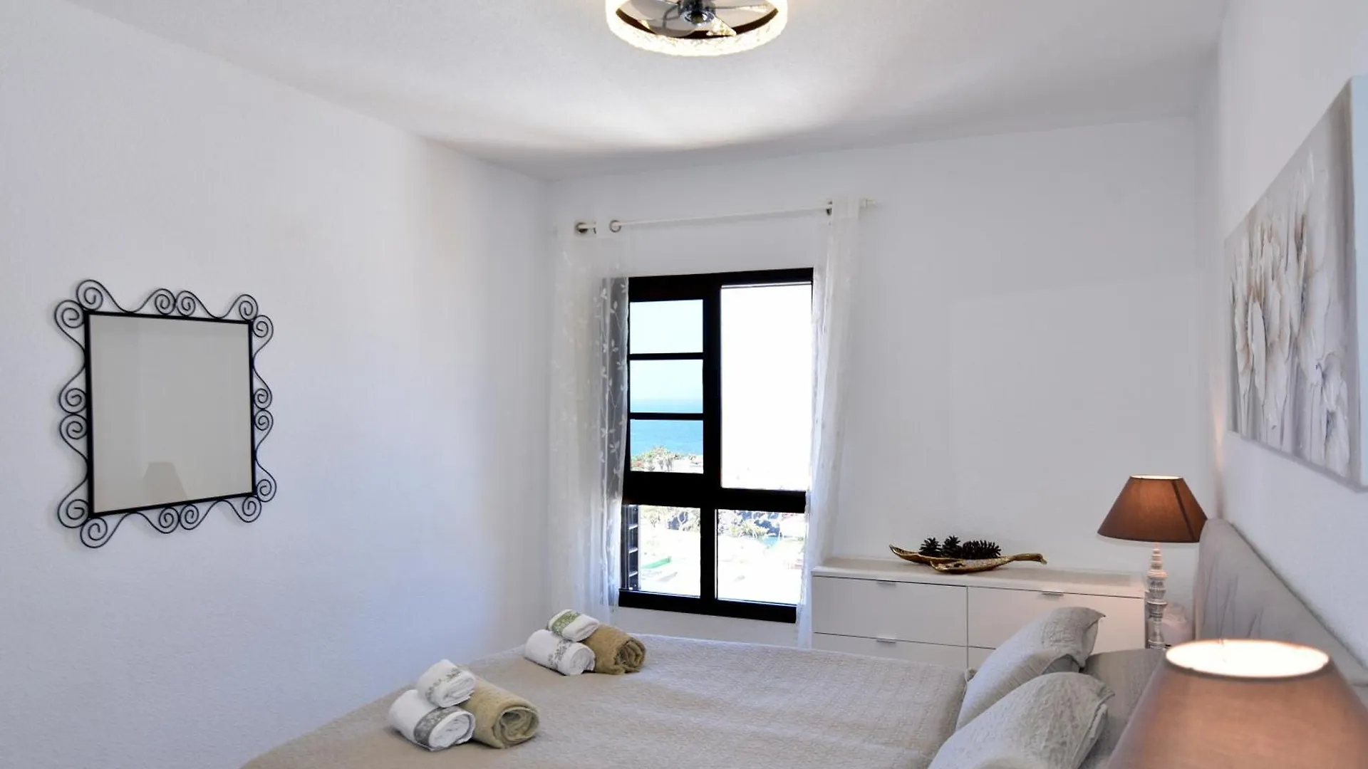 Apartment Edith - Complex Tagara, Fully Equipped, Ac And Pool Puerto de Santiago  Španělsko